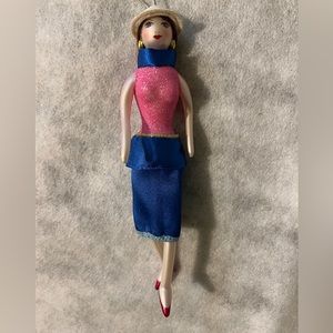 De Carlini Style Glass Lady Ornament